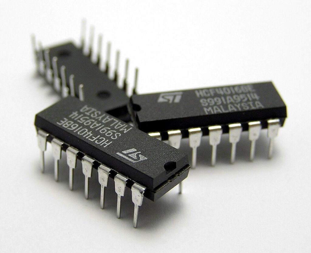 Microcontroller ICs